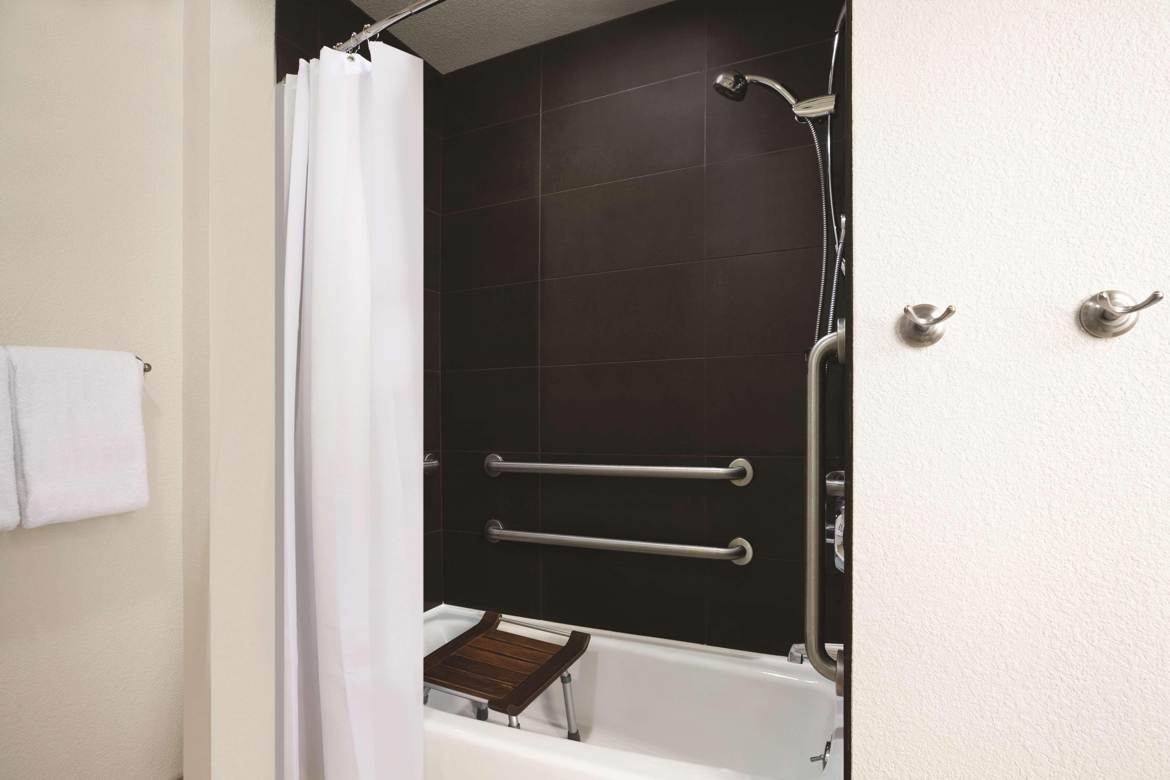 Hyatt House Pleasant Hill Hotell Exteriör bild