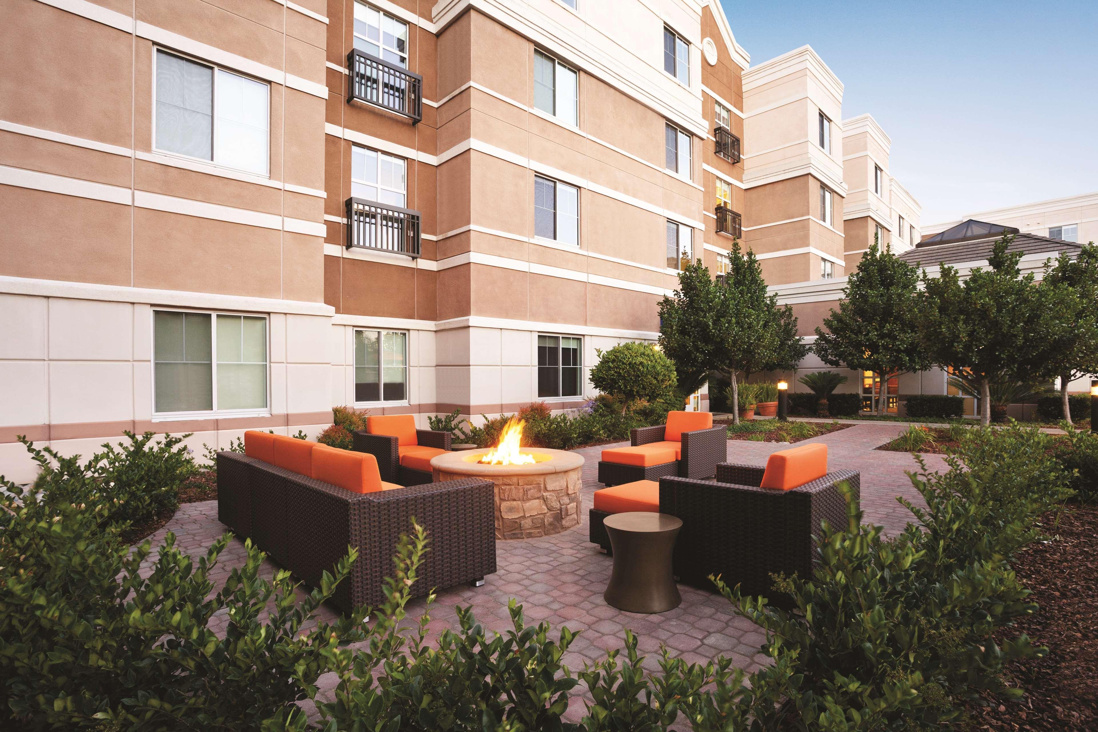 Hyatt House Pleasant Hill Hotell Exteriör bild