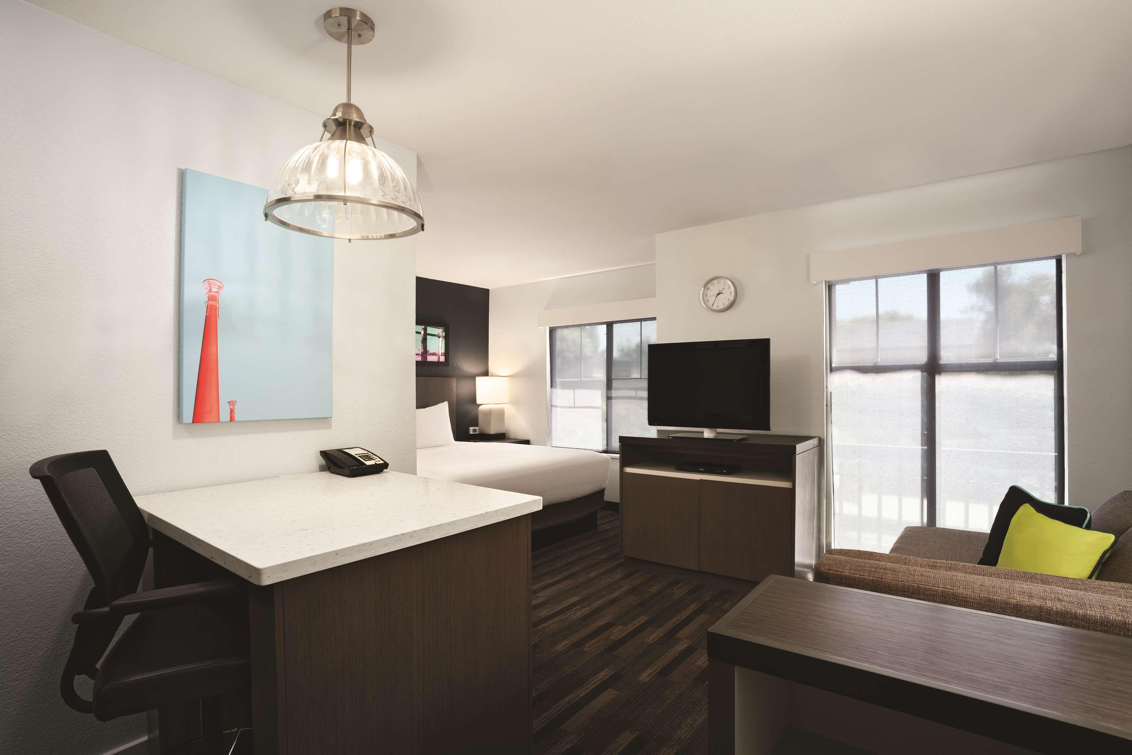 Hyatt House Pleasant Hill Hotell Exteriör bild